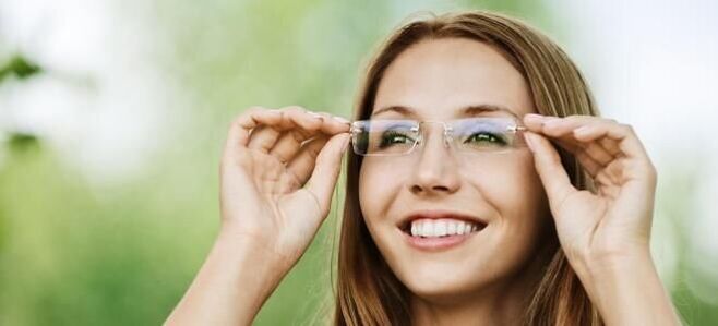 Glass helps improve vision with myopia and farsighted